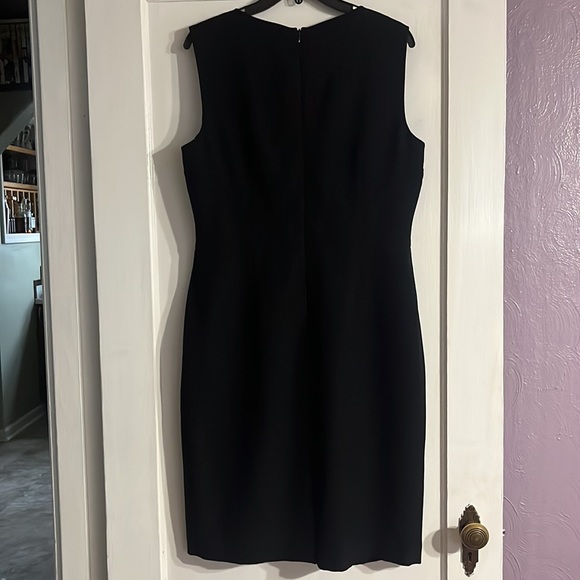 Kasper black sleeveless mini dress - Picture 5 of 8